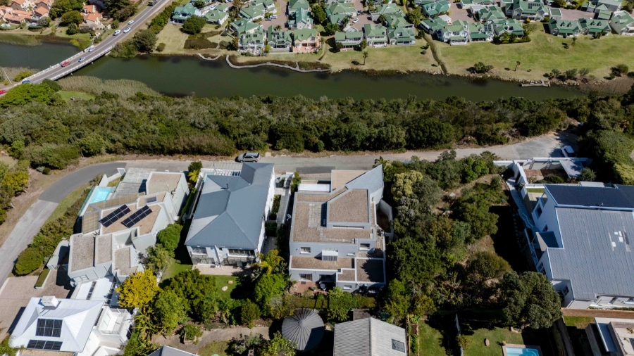 5 Bedroom Property for Sale in Signal Hill Western Cape